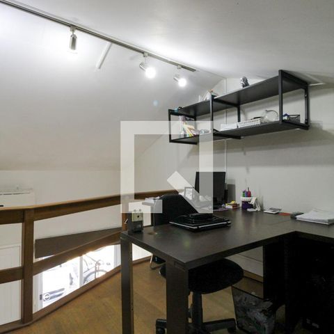 Casa de condomínio à venda com 80m², 3 quartos e 2 vagas Casa de condomínio à venda com 80m², 3 quartos e 2 vagasEscritório