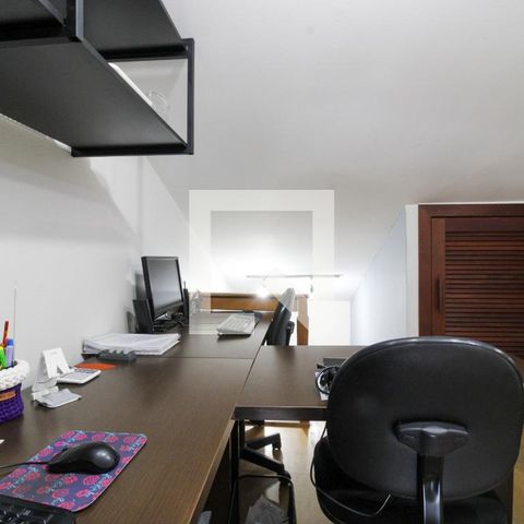 Casa de condomínio à venda com 80m², 3 quartos e 2 vagas Casa de condomínio à venda com 80m², 3 quartos e 2 vagasEscritório