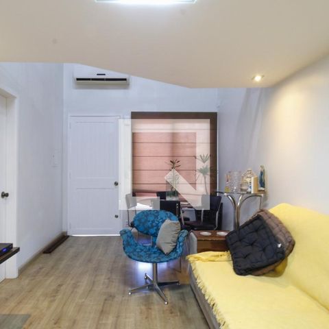 Casa de condomínio à venda com 80m², 3 quartos e 2 vagas Casa de condomínio à venda com 80m², 3 quartos e 2 vagasSala