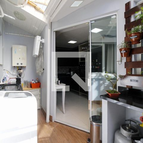 Casa de condomínio à venda com 80m², 3 quartos e 2 vagas Casa de condomínio à venda com 80m², 3 quartos e 2 vagasÁrea de Serviço
