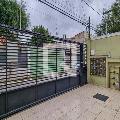 Casa à venda com 33m², 1 quarto e sem vagaQuintal