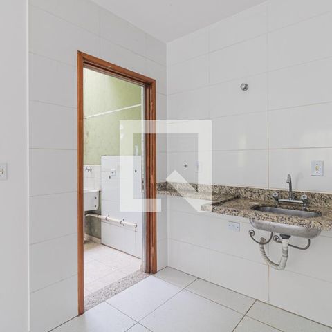 Casa à venda com 33m², 1 quarto e sem vagaSala e Cozinha