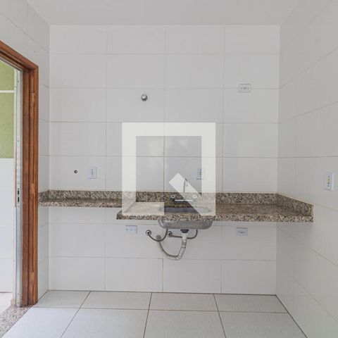 Casa à venda com 33m², 1 quarto e sem vagaSala e Cozinha