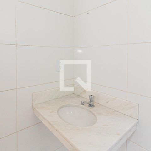 Casa à venda com 33m², 1 quarto e sem vagaBanheiro