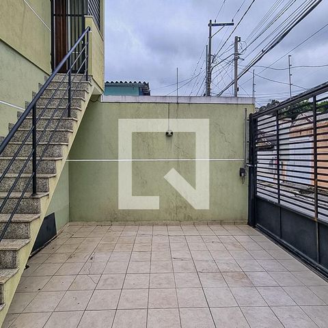 Casa à venda com 33m², 1 quarto e sem vagaQuintal