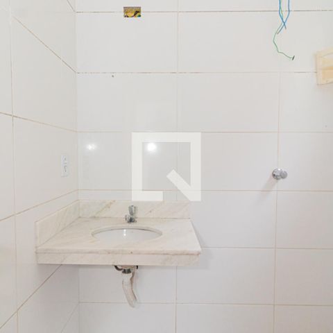 Casa à venda com 33m², 1 quarto e sem vagaBanheiro