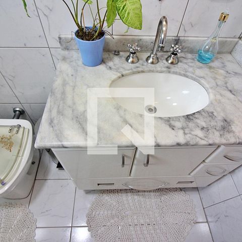 Casa à venda com 212m², 3 quartos e 4 vagasBanheiro da Suíte 1