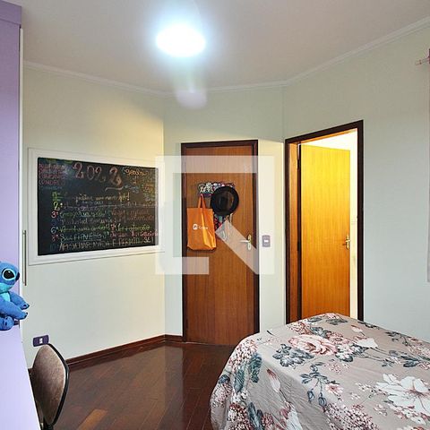 Casa à venda com 212m², 3 quartos e 4 vagasSuíte 2