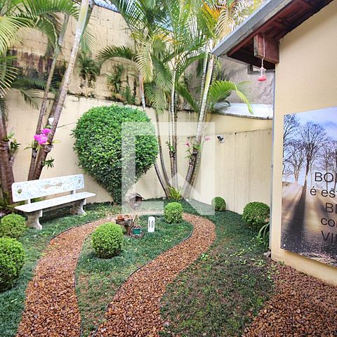 Casa à venda com 212m², 3 quartos e 4 vagasJardim