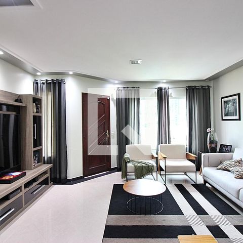 Casa à venda com 212m², 3 quartos e 4 vagasSala