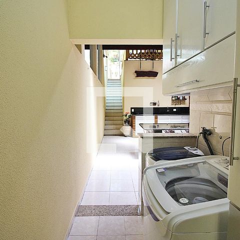 Casa à venda com 212m², 3 quartos e 4 vagasLavanderia