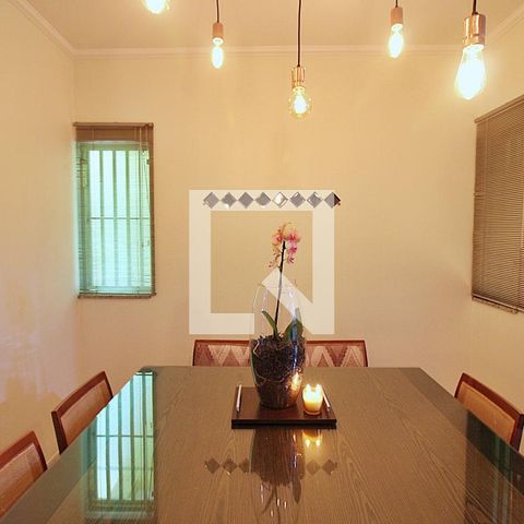 Casa à venda com 212m², 3 quartos e 4 vagasCopa