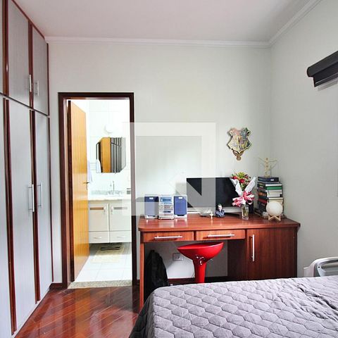 Casa à venda com 212m², 3 quartos e 4 vagasSuíte 3