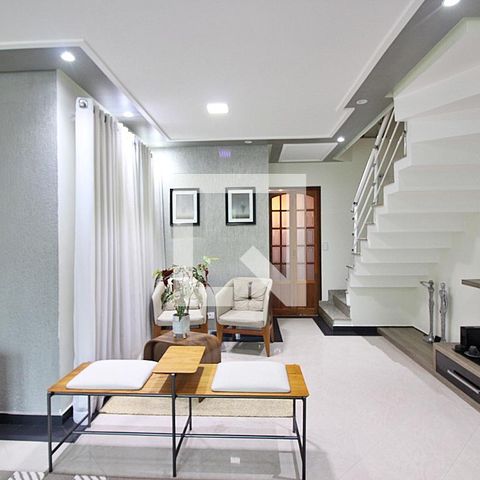 Casa à venda com 212m², 3 quartos e 4 vagasSala