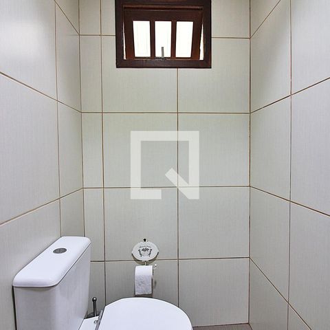 Casa à venda com 212m², 3 quartos e 4 vagasBanheiro de Serviço