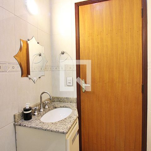 Casa à venda com 212m², 3 quartos e 4 vagasBanheiro da Suíte 2