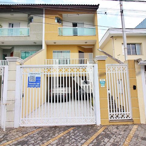 Casa à venda com 212m², 3 quartos e 4 vagasFachada