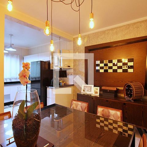 Casa à venda com 212m², 3 quartos e 4 vagasCopa