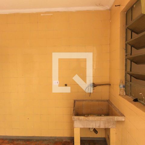 Casa à venda com 200m², 3 quartos e sem vagaÁrea de Serviço