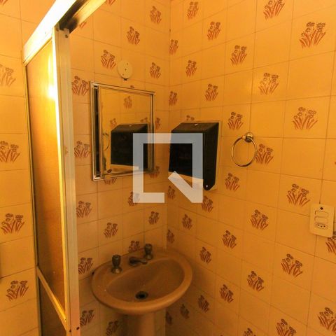 Casa à venda com 200m², 3 quartos e sem vagaBanheiro 