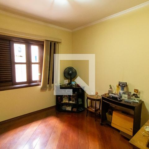 Casa à venda com 400m², 3 quartos e 8 vagas Casa à venda com 400m², 3 quartos e 8 vagasQuarto