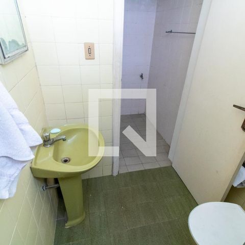 Casa à venda com 400m², 3 quartos e 8 vagas Casa à venda com 400m², 3 quartos e 8 vagasBanheiro 3