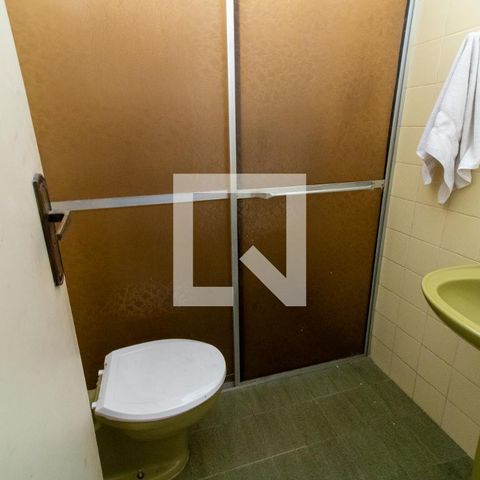 Casa à venda com 400m², 3 quartos e 8 vagas Casa à venda com 400m², 3 quartos e 8 vagasBanheiro 3