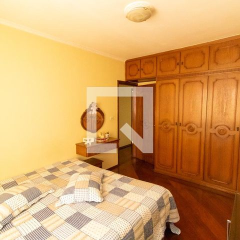 Casa à venda com 400m², 3 quartos e 8 vagas Casa à venda com 400m², 3 quartos e 8 vagasQuarto 2