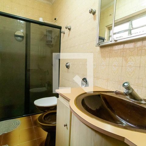 Casa à venda com 400m², 3 quartos e 8 vagas Casa à venda com 400m², 3 quartos e 8 vagasBanheiro