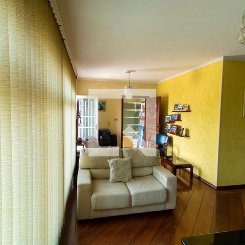 Casa à venda com 400m², 3 quartos e 8 vagas Casa à venda com 400m², 3 quartos e 8 vagasSala