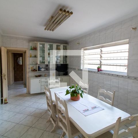 Casa à venda com 400m², 3 quartos e 8 vagas Casa à venda com 400m², 3 quartos e 8 vagasCopa