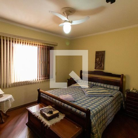 Casa à venda com 400m², 3 quartos e 8 vagas Casa à venda com 400m², 3 quartos e 8 vagasQuarto 3