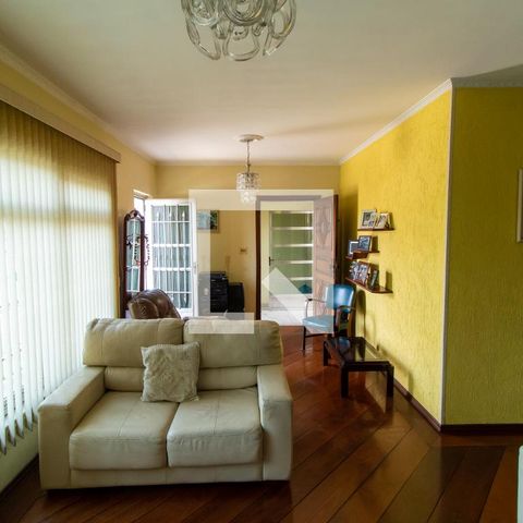 Casa à venda com 400m², 3 quartos e 8 vagas Casa à venda com 400m², 3 quartos e 8 vagasSala