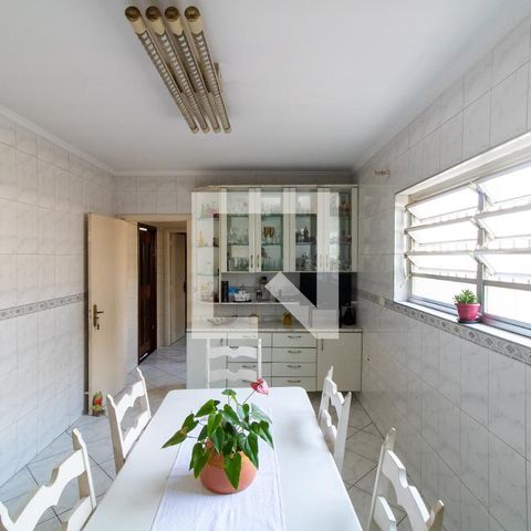 Casa à venda com 400m², 3 quartos e 8 vagas Casa à venda com 400m², 3 quartos e 8 vagasCopa