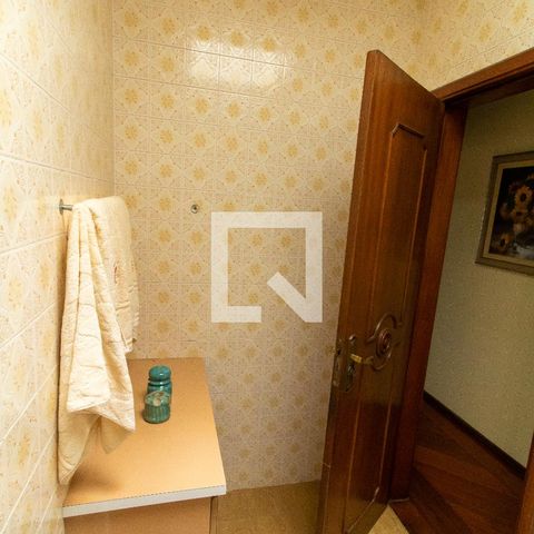 Casa à venda com 400m², 3 quartos e 8 vagas Casa à venda com 400m², 3 quartos e 8 vagasBanheiro 2