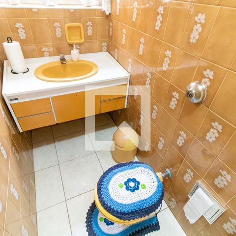 Casa à venda com 400m², 3 quartos e 8 vagas Casa à venda com 400m², 3 quartos e 8 vagasLavabo
