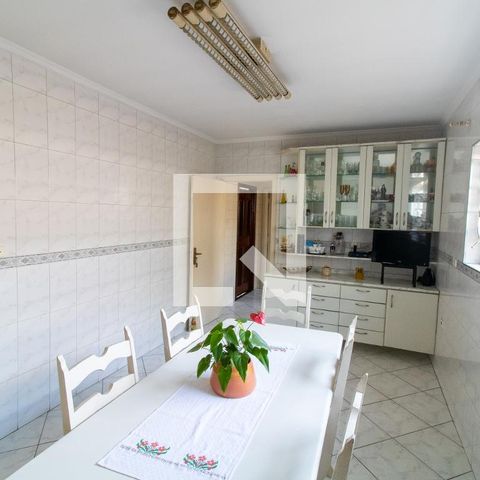 Casa à venda com 400m², 3 quartos e 8 vagas Casa à venda com 400m², 3 quartos e 8 vagasCopa