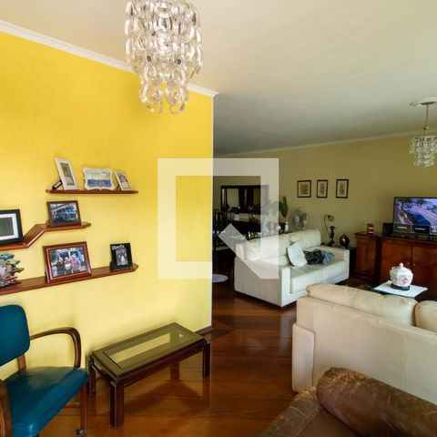 Casa à venda com 400m², 3 quartos e 8 vagas Casa à venda com 400m², 3 quartos e 8 vagasSala