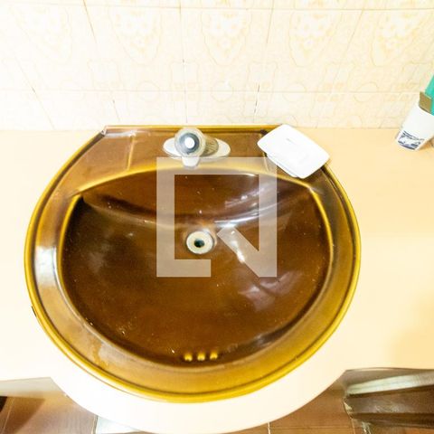 Casa à venda com 400m², 3 quartos e 8 vagas Casa à venda com 400m², 3 quartos e 8 vagasBanheiro