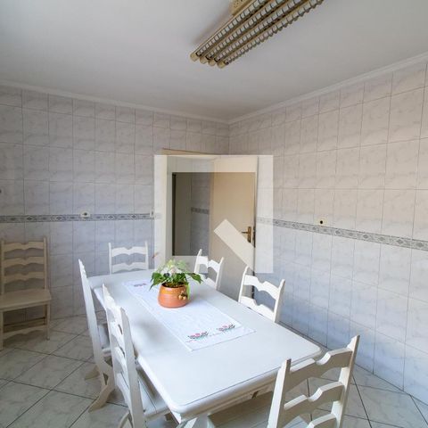 Casa à venda com 400m², 3 quartos e 8 vagas Casa à venda com 400m², 3 quartos e 8 vagasCopa