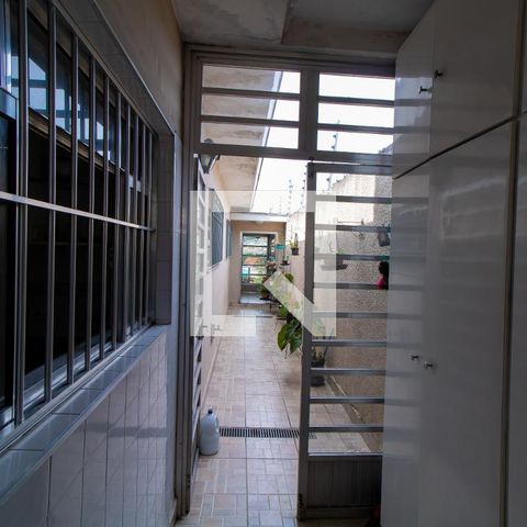 Casa à venda com 400m², 3 quartos e 8 vagas Casa à venda com 400m², 3 quartos e 8 vagasÁrea Externa
