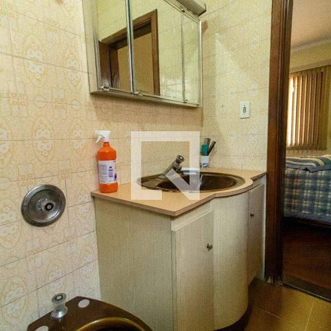 Casa à venda com 400m², 3 quartos e 8 vagas Casa à venda com 400m², 3 quartos e 8 vagasBanheiro