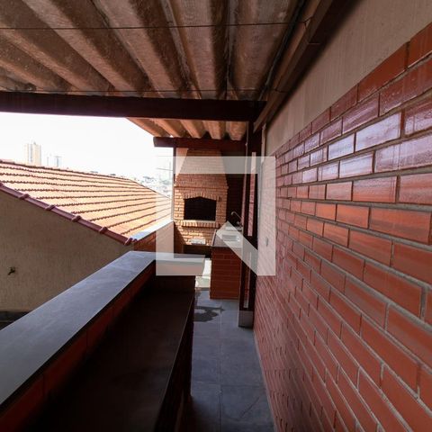 Casa à venda com 400m², 3 quartos e 8 vagas Casa à venda com 400m², 3 quartos e 8 vagasSacada