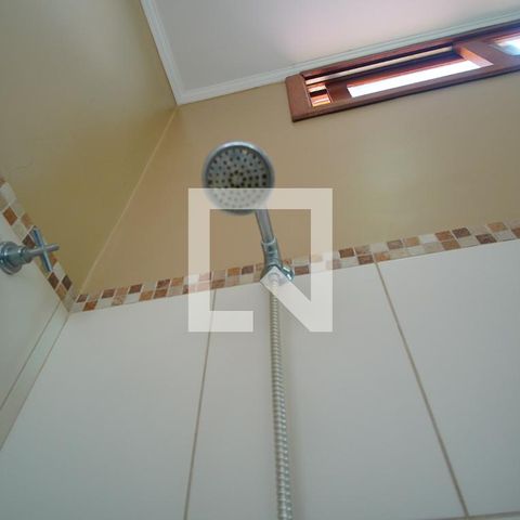 Casa à venda com 220m², 4 quartos e 4 vagasBanheiro da Suíte
