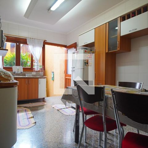 Casa à venda com 220m², 4 quartos e 4 vagasCozinha
