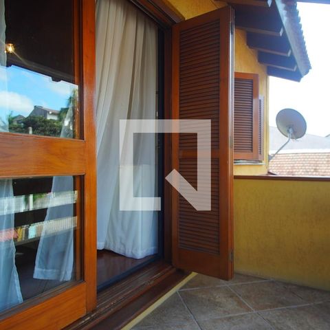 Casa à venda com 220m², 4 quartos e 4 vagasSacada