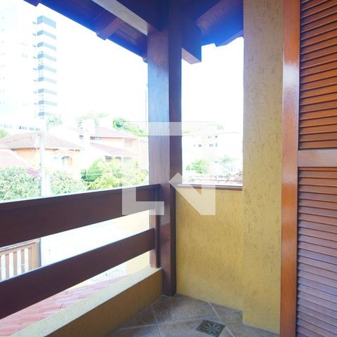 Casa à venda com 220m², 4 quartos e 4 vagasSacada