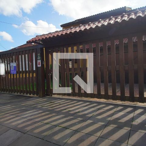 Casa à venda com 220m², 4 quartos e 4 vagasFachada