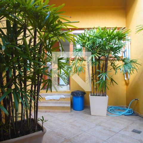 Casa à venda com 220m², 4 quartos e 4 vagasPátio