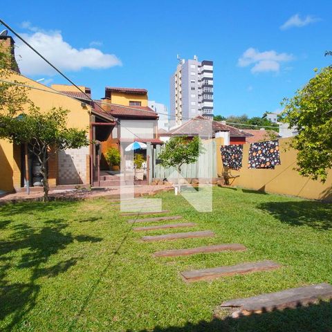 Casa à venda com 220m², 4 quartos e 4 vagasPátio